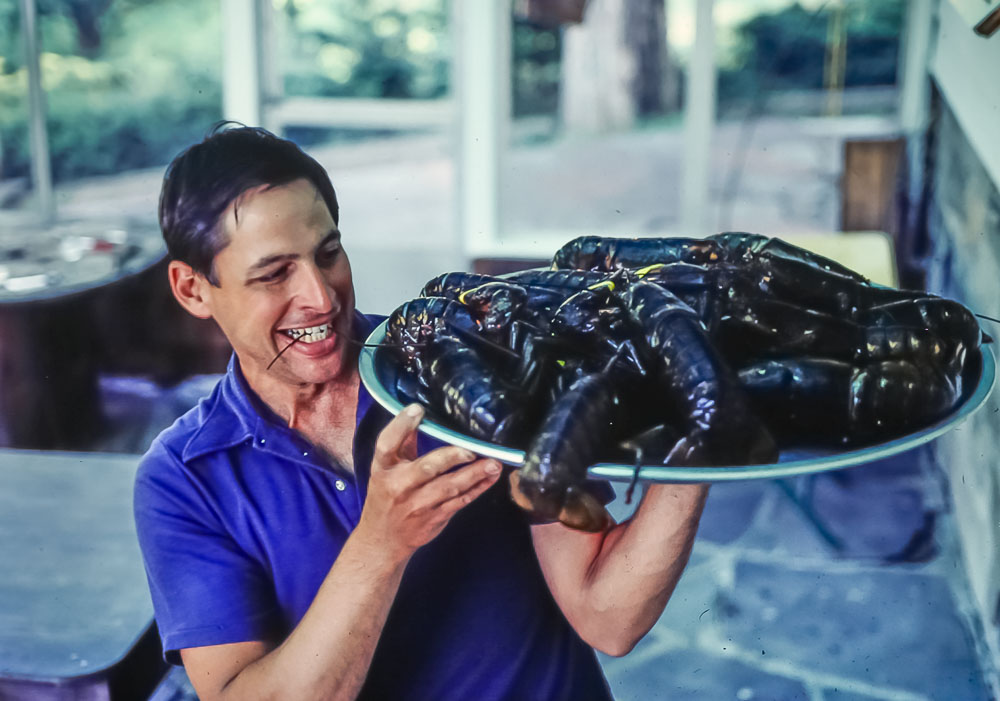 Jeff  Kapell with lobsters - July 1985