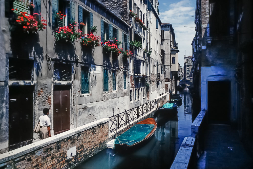 Walking through Venice, June 2986