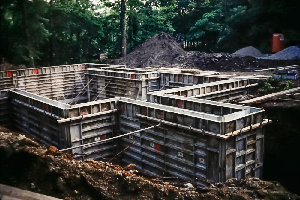 1989 basement forms in place