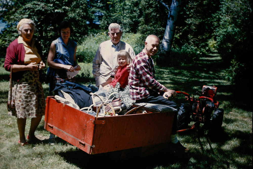 1965 Page and Bill with visitors