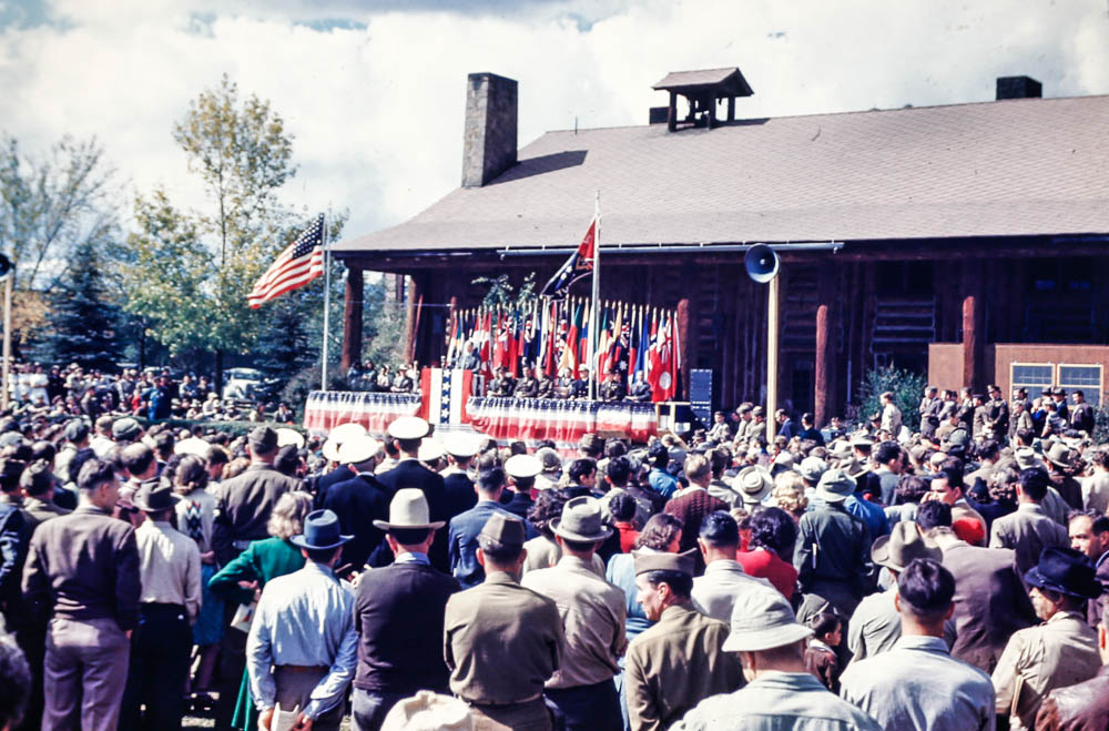 1946 Los Alamos postzwar ceremony